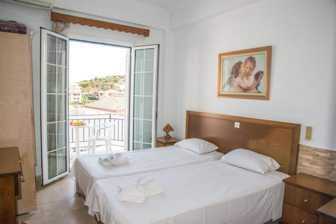 Aparthotel Limani *