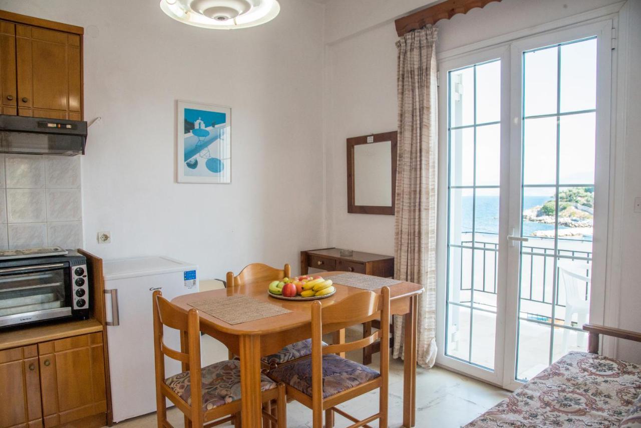 Aparthotel Limani *