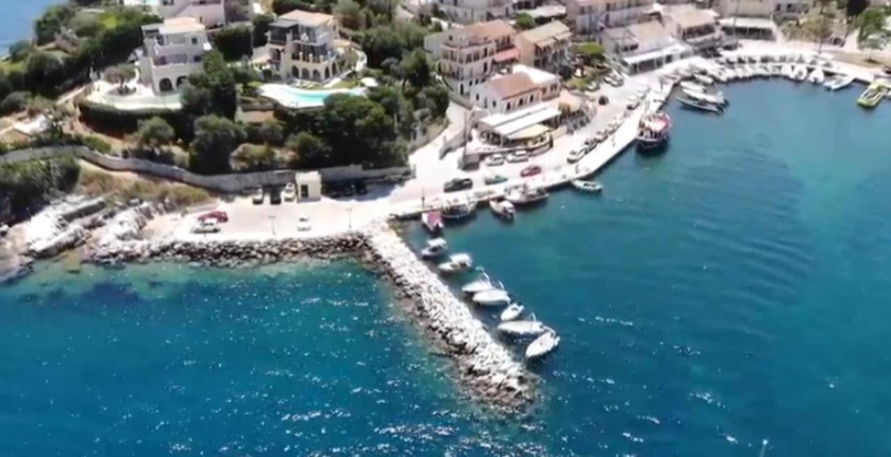 Aparthotel Limani *